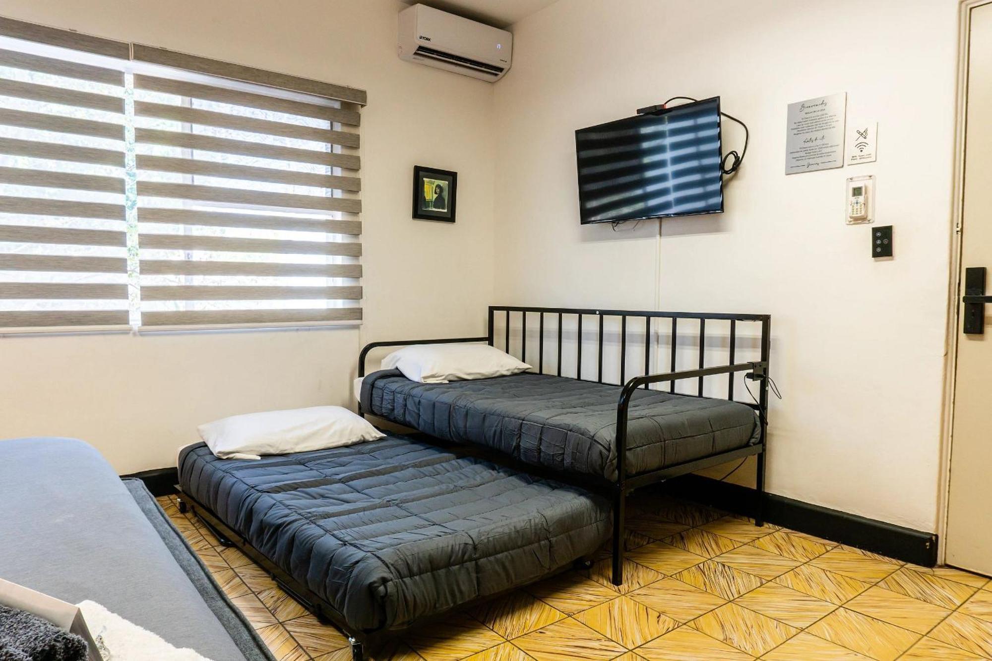 Habitaciones Privadas Con Bano Propio En Una Zona Segura Y Centrica De Guadalajara. Exterior photo